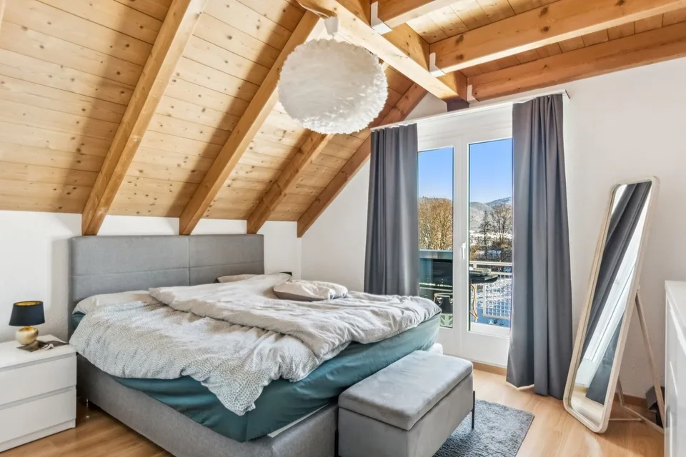 SELTENE GELEGENHEIT IN CORGÉMONT: Schönes 5.5-Zimmer-Wohnung mit Garage-Werkstatt – Foto 13 von 13