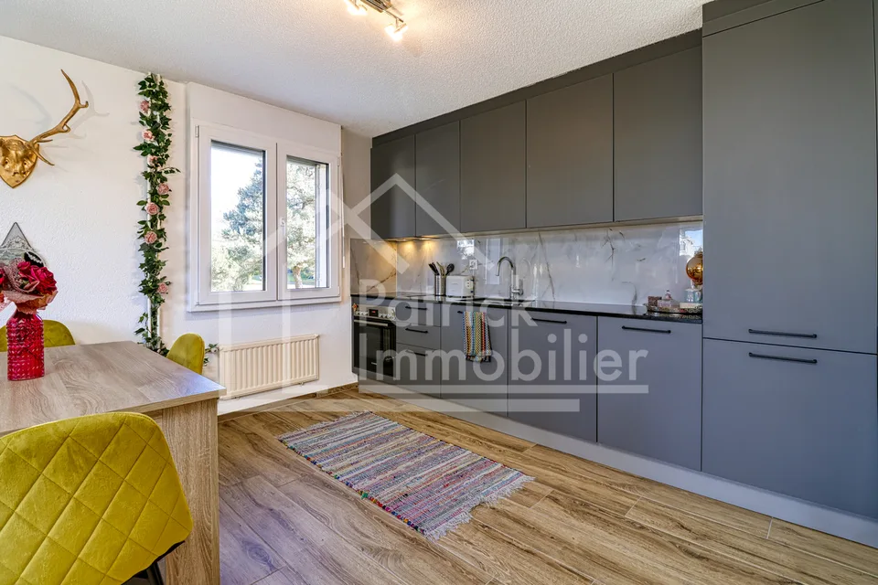 Charmant appartement de 2.5 pièces au 1er étage avec balcon