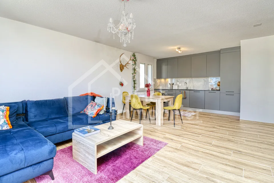 Charmant appartement de 2.5 pièces au 1er étage avec balcon
