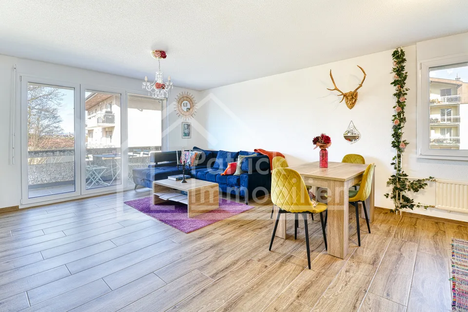 Charmant appartement de 2.5 pièces au 1er étage avec balcon