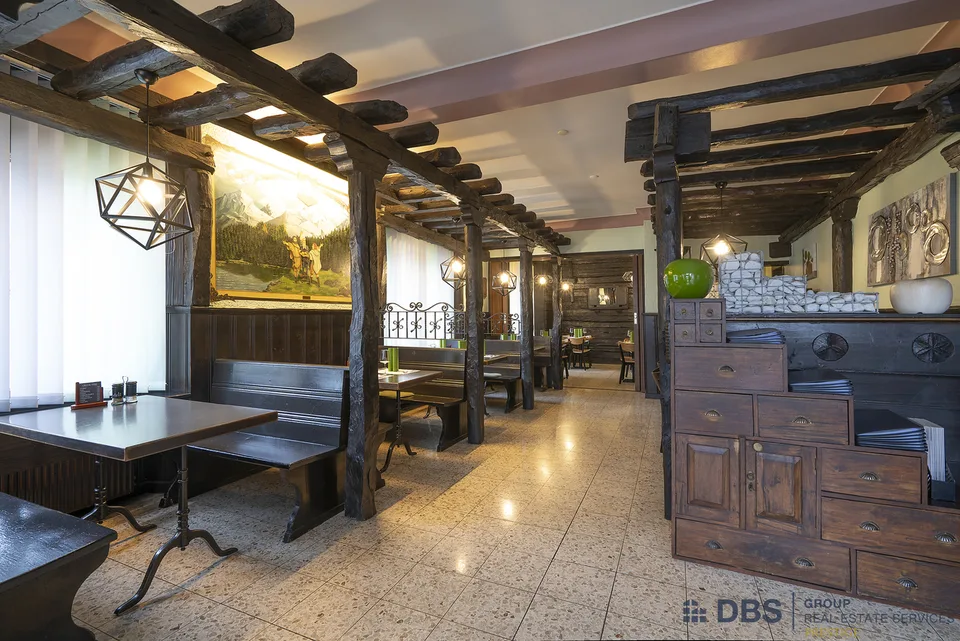 Café-Restaurant "Les 3 Suisses" mit Nebengebäuden