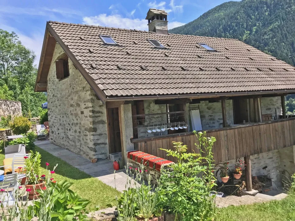 Ancien rustico entièrement rénové à vendre à Canfinello (Italie)
