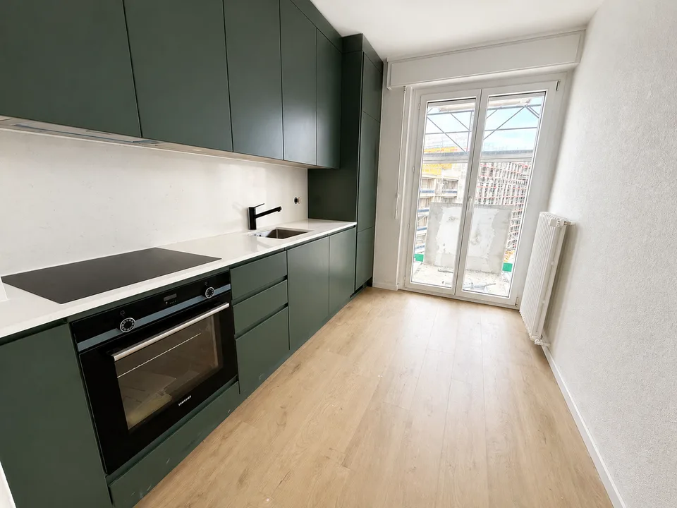 Geräumige 3.5-Zimmer-Wohnung komplett renoviert, Zentrum Freiburg