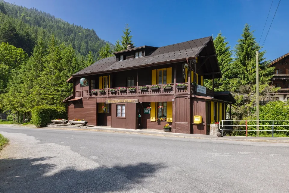 Chalet individuale con 6,5 locali nel villaggio di Plans-sur-Bex