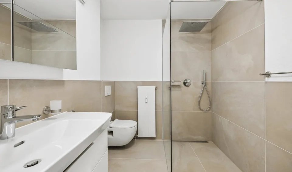 Moderne 3.5-Zimmer-Wohnung mit Einstellhallenplatz