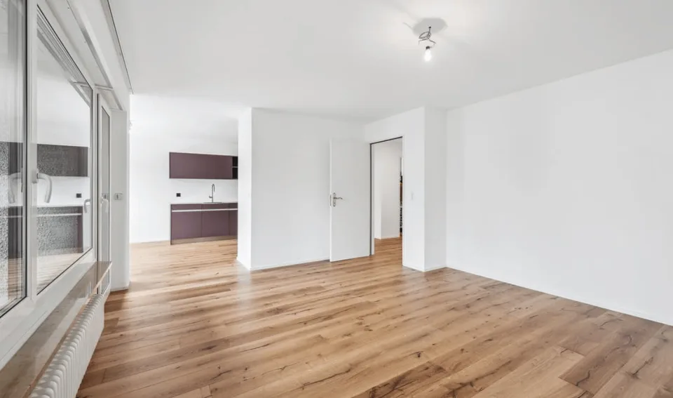 Moderne 3.5-Zimmer-Wohnung mit Einstellhallenplatz