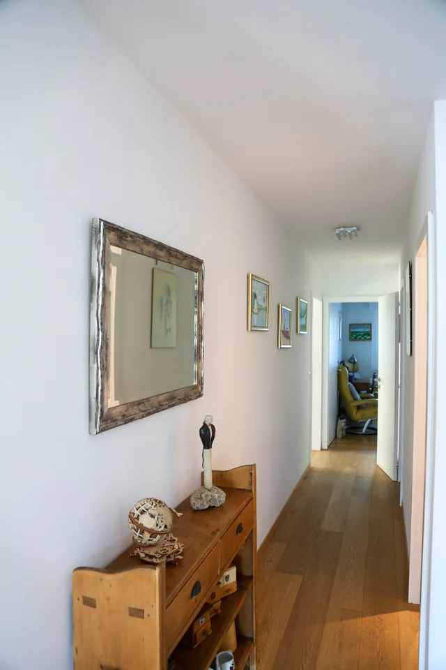 Meraviglioso appartamento di 4,5 locali con vista sulle Alpi, terrazze e giardino
