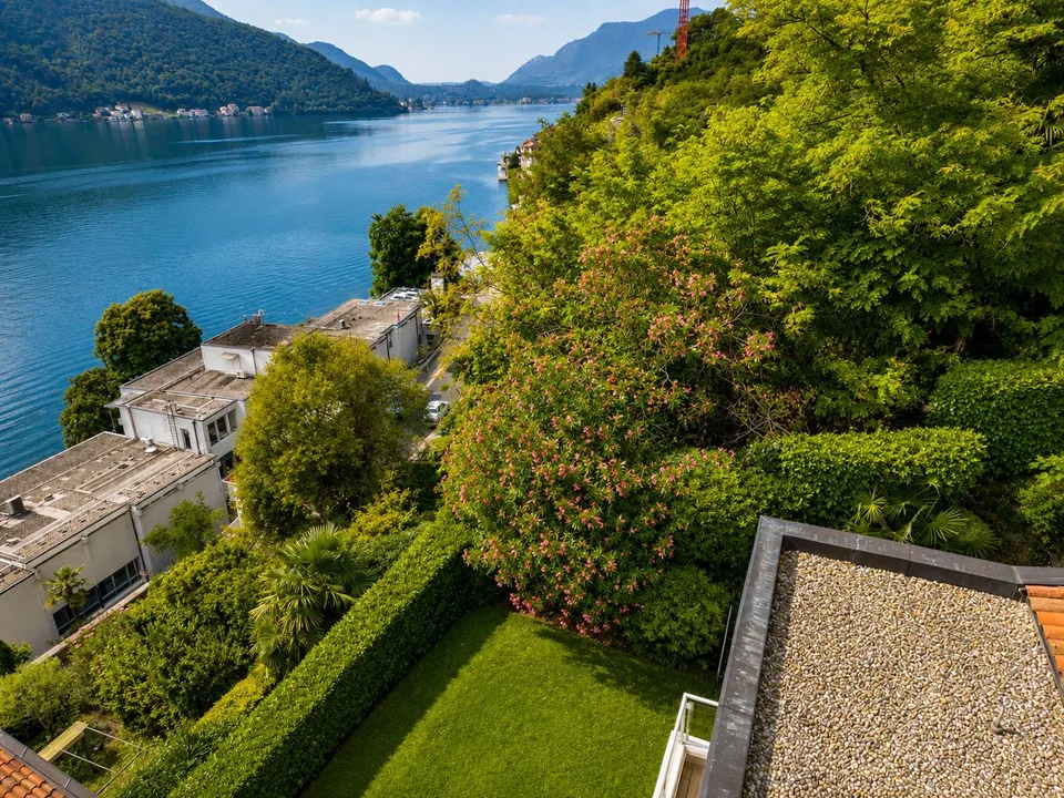 Duplex esclusivo con giardino privato e vista lago