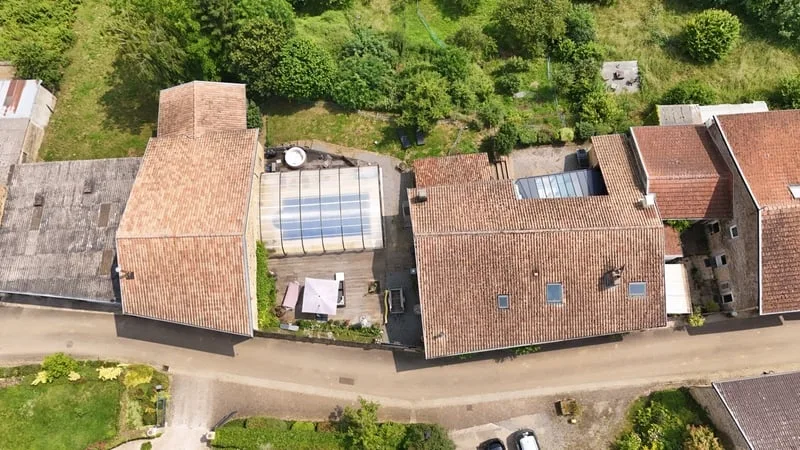 Altes renoviertes Bauernhaus mit Pool, Scheune und Studio