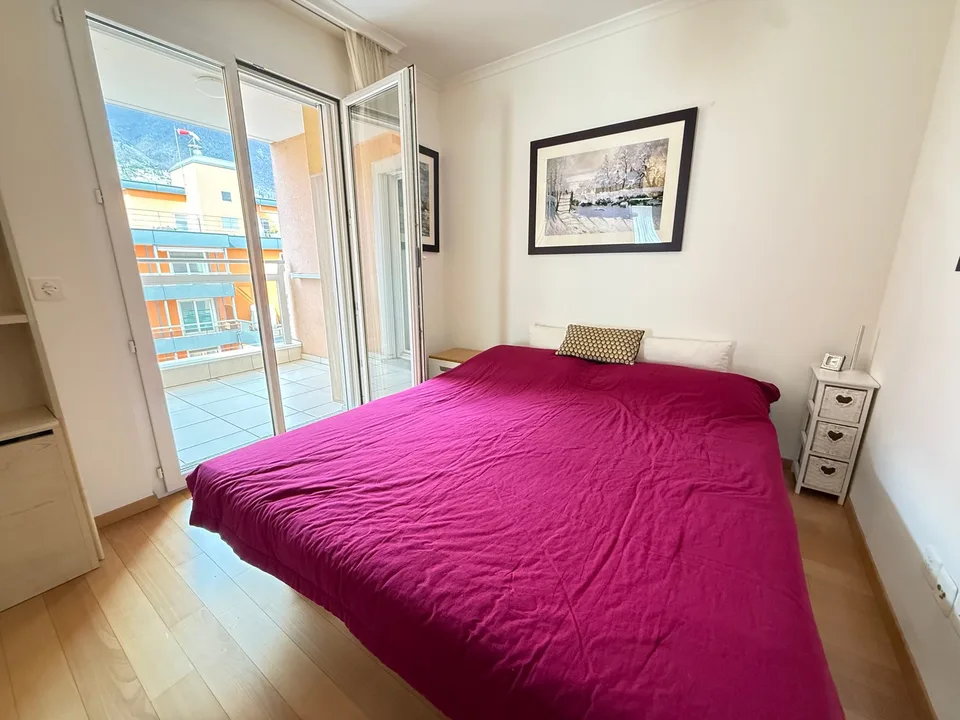 Helles und modernes 4.5-Zimmer-Apartment im sechsten Stock – Foto 8 von 9