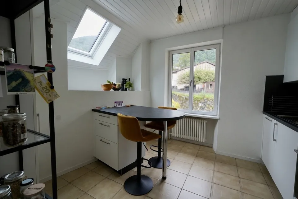 Bauernhaus von 1714 -- Drei Wohnungen, Familientriplex und zwei 2-Zimmer-Wohnungen – Foto 7 von 13