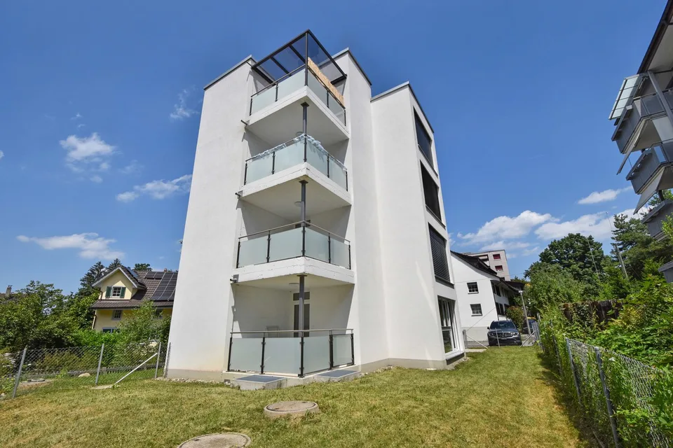 Moderne 2.5-Zimmerwohnung mit grossem Garten – Foto 16 von 17