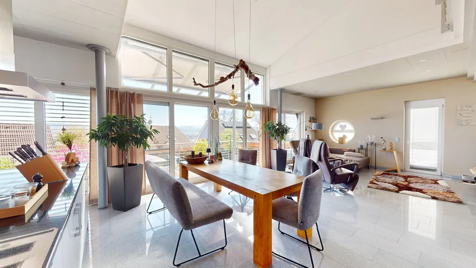 Villa da sogno con piscina, sauna, vista mozzafiato, doppio garage e comfort lussuoso