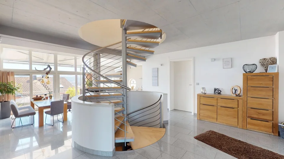 Villa da sogno con piscina, sauna, vista mozzafiato, doppio garage e comfort lussuoso