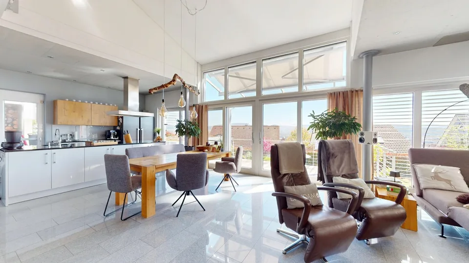 Villa da sogno con piscina, sauna, vista mozzafiato, doppio garage e comfort lussuoso