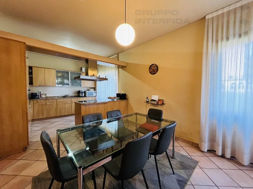 GROßES EINFAMILIENHAUS – Foto 6 von 7