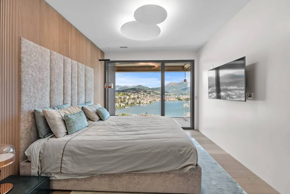 Unique lake-view penthouse in Prestigious Nizza Paradise Residence – photo 6 sur 25
