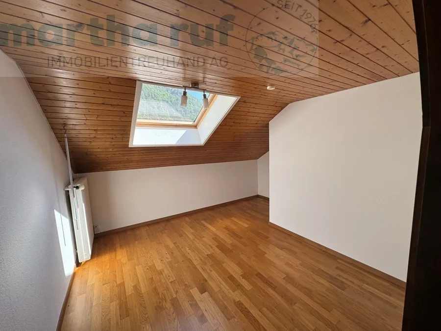 grosszügige 4.5-Zimmer Dachwohnung Sicht auf Jungfrau und Aare – photo 9 sur 13