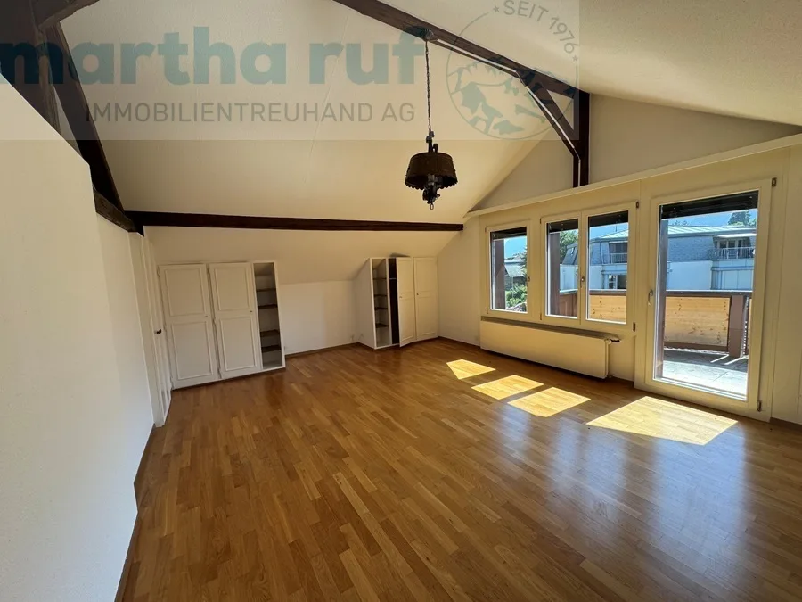grosszügige 4.5-Zimmer Dachwohnung Sicht auf Jungfrau und Aare – photo 10 sur 13
