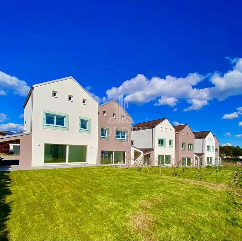 Einfaches Haus mit Garten in Novazzano