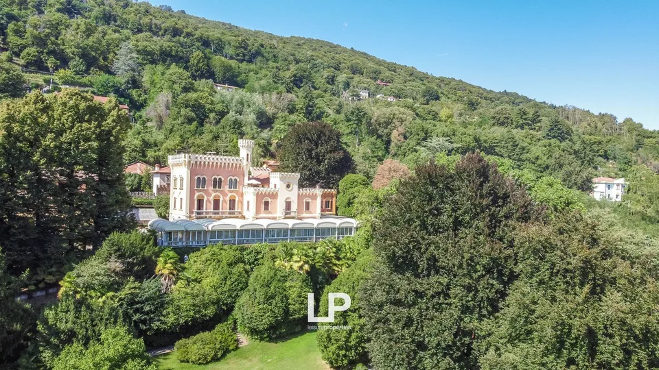 Villa in Lesa
