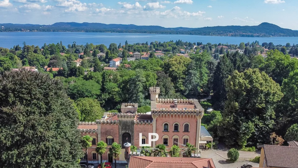 Villa in Lesa