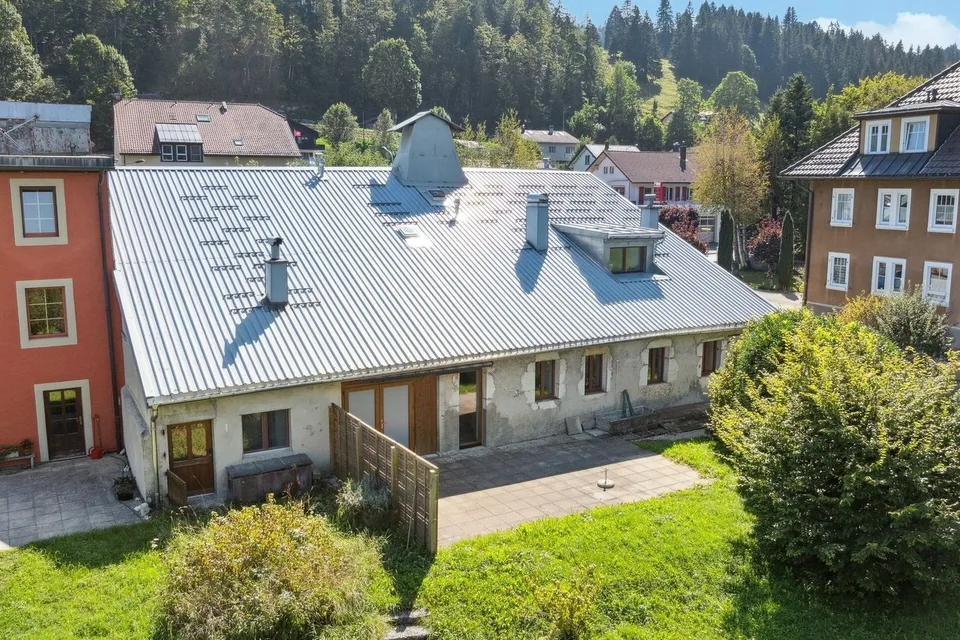 Renovierte Farm aus dem 17. Jahrhundert im Herzen des Joux-Tals – Foto 12 von 13