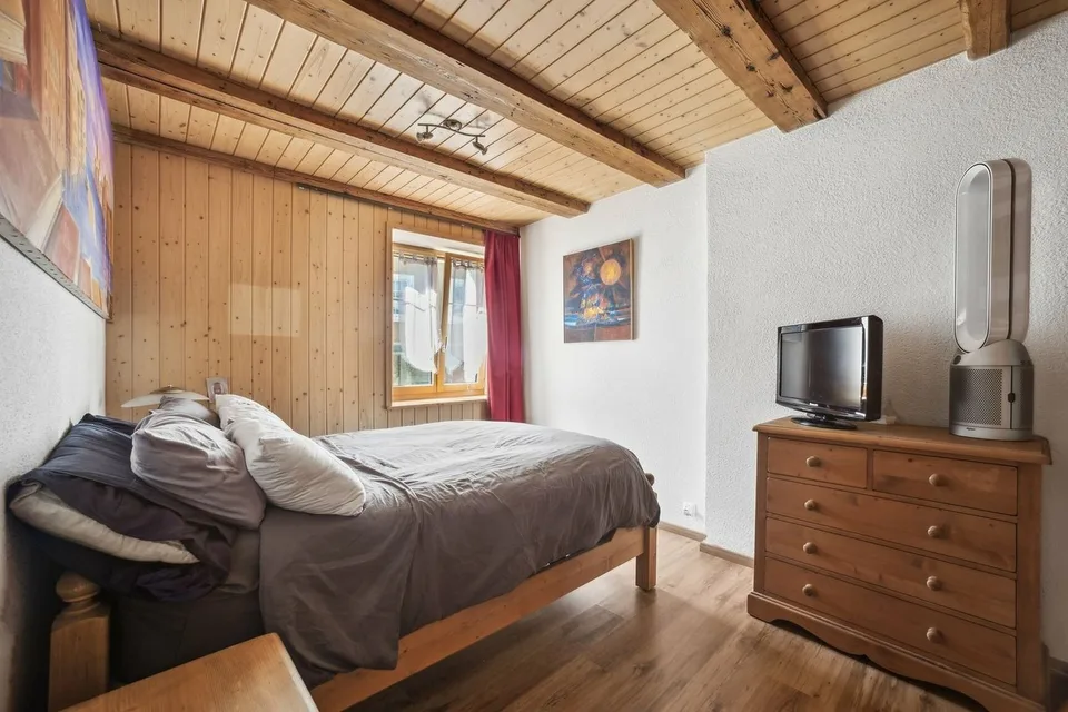 Renovierte Farm aus dem 17. Jahrhundert im Herzen des Joux-Tals – Foto 10 von 13