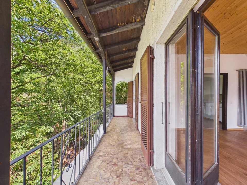 AMPIA CASA BIFAMILIARE CON VISTA APERTA, GIARDINO E BOX AUTO – Foto 19 von 27