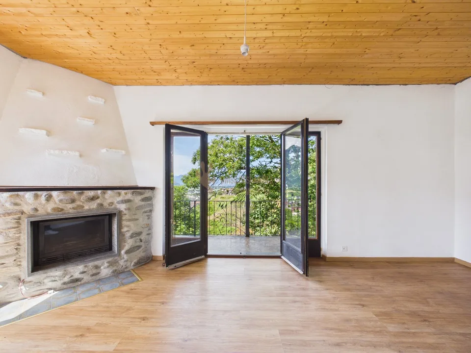 AMPIA CASA BIFAMILIARE CON VISTA APERTA, GIARDINO E BOX AUTO – Foto 18 von 27