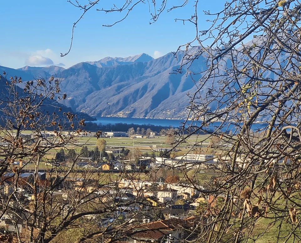 AMPIA CASA BIFAMILIARE CON VISTA APERTA, GIARDINO E BOX AUTO – Foto 21 von 27