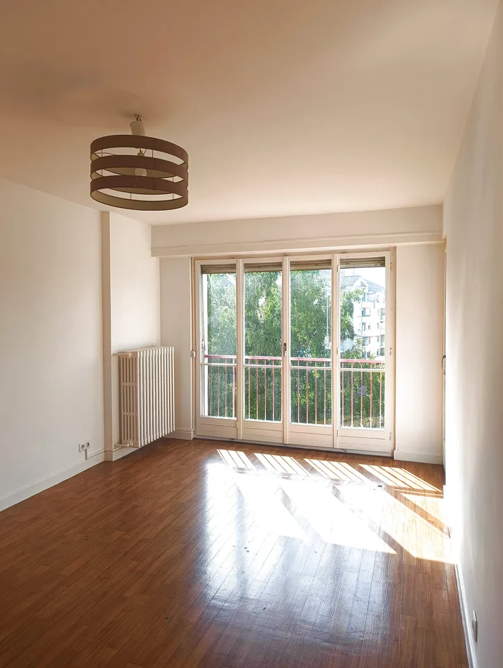 Moëllesulaz   Appartement T2 rénové 50 m² avec balcons et parking
