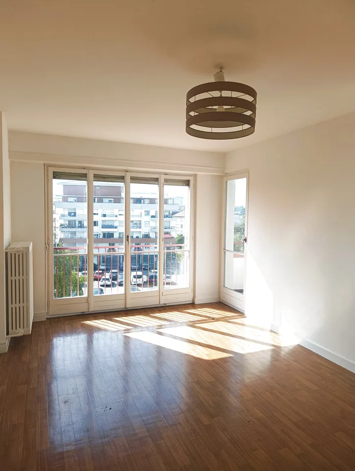 Moëllesulaz Appartamento T2 ristrutturato 50 m² con balconi e parcheggio