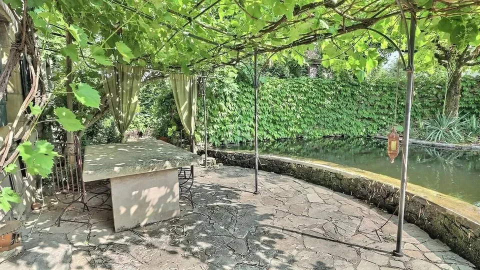 Eigenschaft mit Charme und natürlichem Swimmingpool in der Nähe von Lausanne – Foto 6 von 17