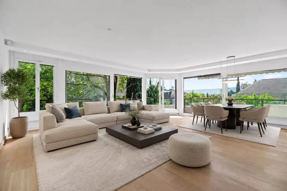 Beau duplex, 6,5 pièces, avec piscine,  jardin au coeur de Champel