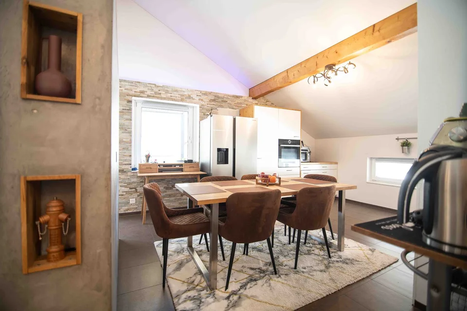 Komplett renoviertes Mehrfamilienhaus mit 3 Wohneinheiten, Garage und – Foto 8 von 13