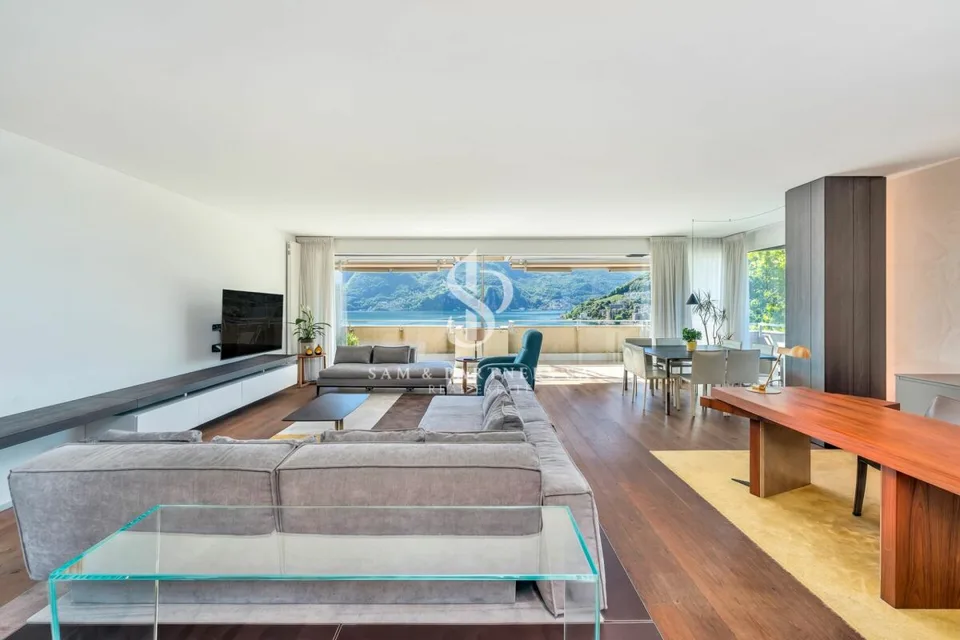 Appartement au dernier étage avec vue sur le lac