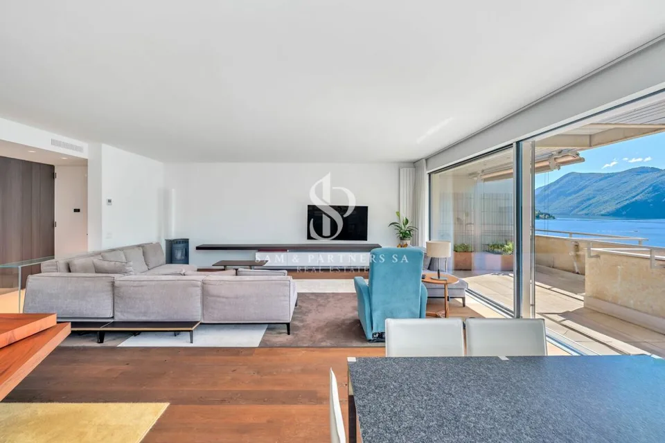 Appartement au dernier étage avec vue sur le lac