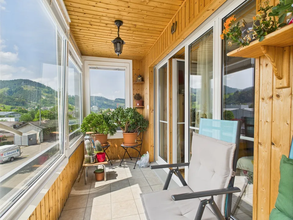 Appartamento soleggiato di 4,5 locali con vista sulla montagna a Wattwil
