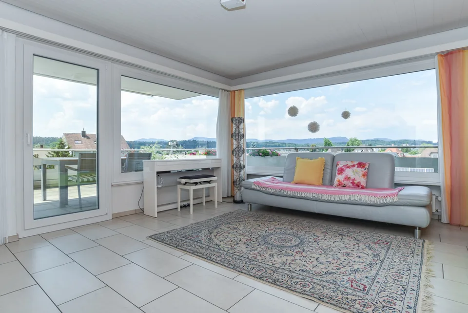 Sogno di casa con vista: appartamento in attico con terrazza soleggiata!