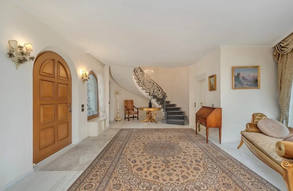 Schöne Villa zum Verkauf in Wohngebiet