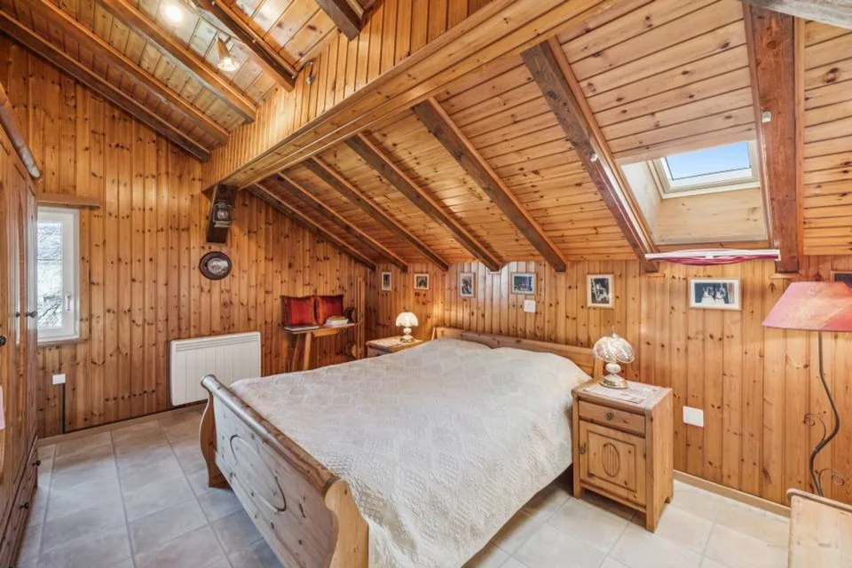 Elegantes Reihenhaus mit großem Grundstück im Herzen von Saillon – Foto 7 von 13