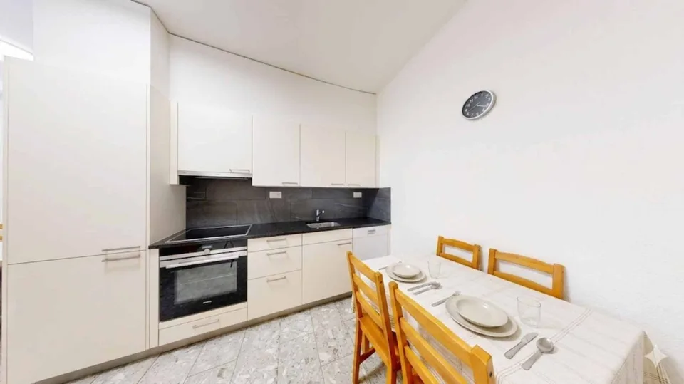 Ampio appartamento di 5 locali con terrazza panoramica