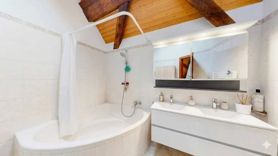 Geräumige 5-Zimmer-Wohnung mit Panoramaterrasse – Foto 9 von 10