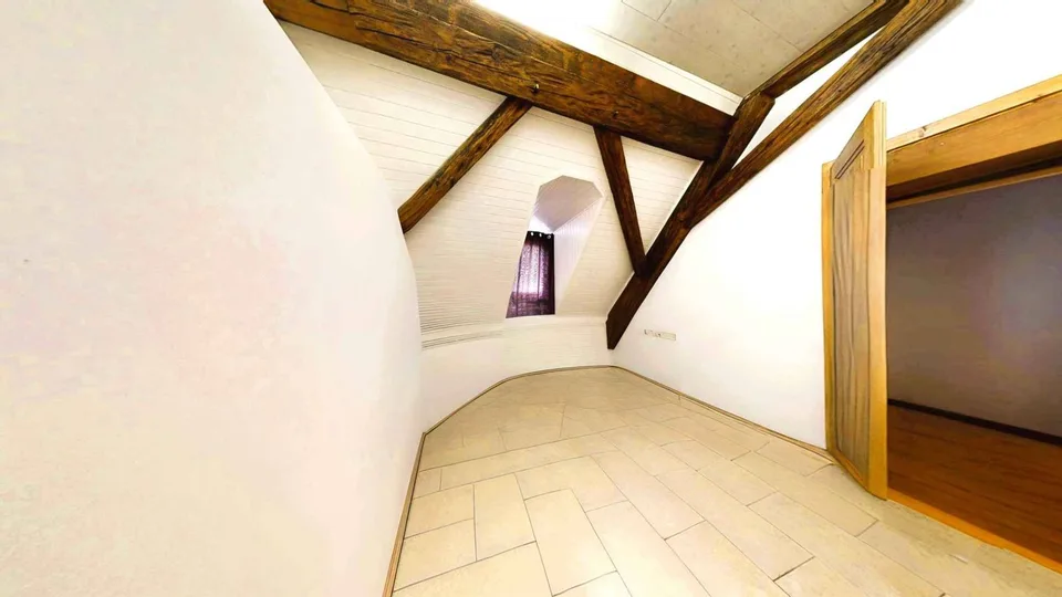 Ampio appartamento di 5 locali con terrazza panoramica