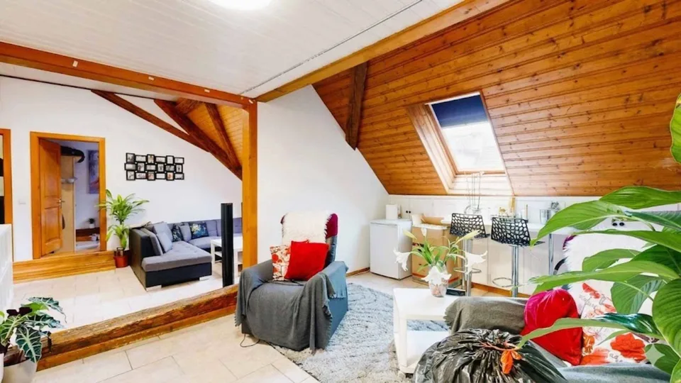 Geräumige 5-Zimmer-Wohnung mit Panoramaterrasse – Foto 6 von 10