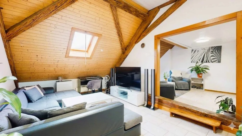 Geräumige 5-Zimmer-Wohnung mit Panoramaterrasse – Foto 7 von 10