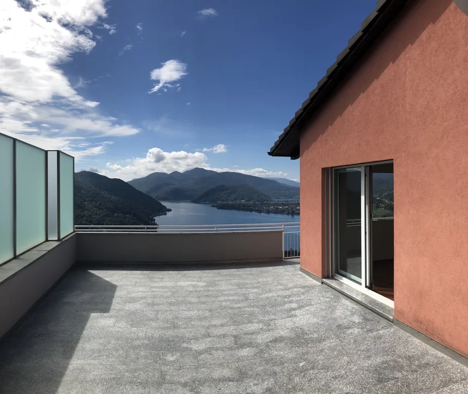Exklusive Villa mit atemberaubender Aussicht auf den Luganersee
