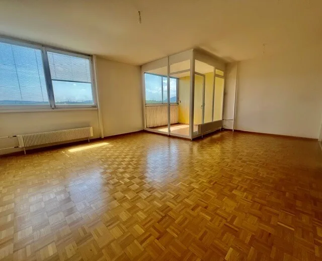 Wohnung mit 5 Zimmern und Durchgang