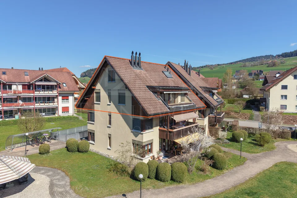 Helle 5.5-Zimmer-Maisonette-Wohnung mit Alpenblick in Freimettigen